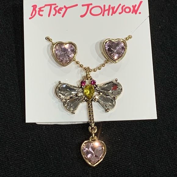 BETSEY JOHNSON Sparkling Crystals HEART EARRINGS & DRAGONFLY NECKLACE SET! - Picture 1 of 9